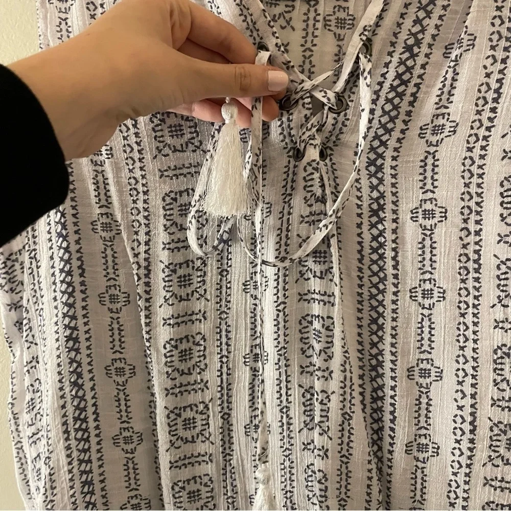 St. John’s Bay blue and white patterned summer sleeveless top comfortable casual